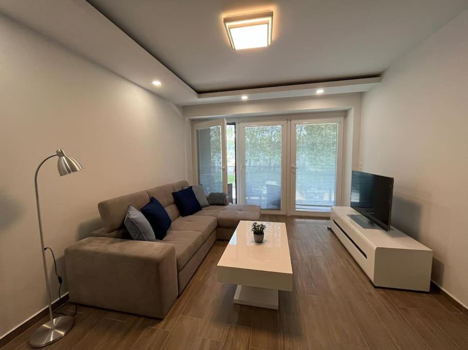 Swan Apartman - Keszthely Buitenkant foto